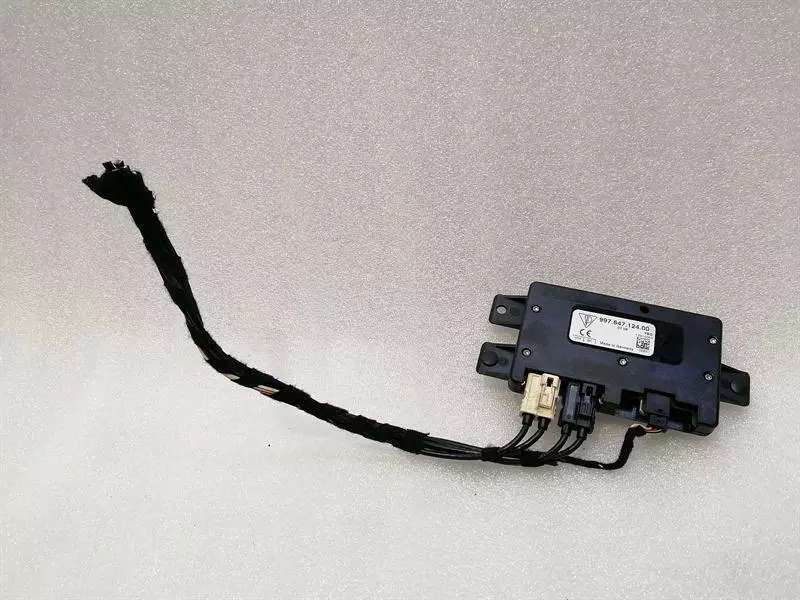 Porsche 911 (997) Porsche 911 997 Aerial / Antenna 99764712400 Antenna Body type: Convertible
Fuel: Petrol