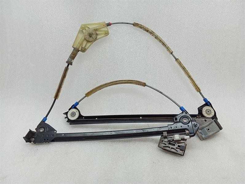 Porsche 911 (997) Porsche 911 997 Left Front Door Winder 99754207501 Window Regulator Front Left Body type: Convertible
Fuel: Petrol