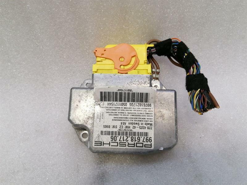 Porsche 911 (996) Porsche 911 997 Safety Module ECU 99761821706 Air Control Unit SRS Body type: Coupe
Fuel: Petrol