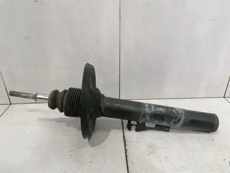 Porsche 911 (996) Porsche 911 997 shock absorber front 99734304112 shock absorber front Body type: Coupe
Fuel: Petrol