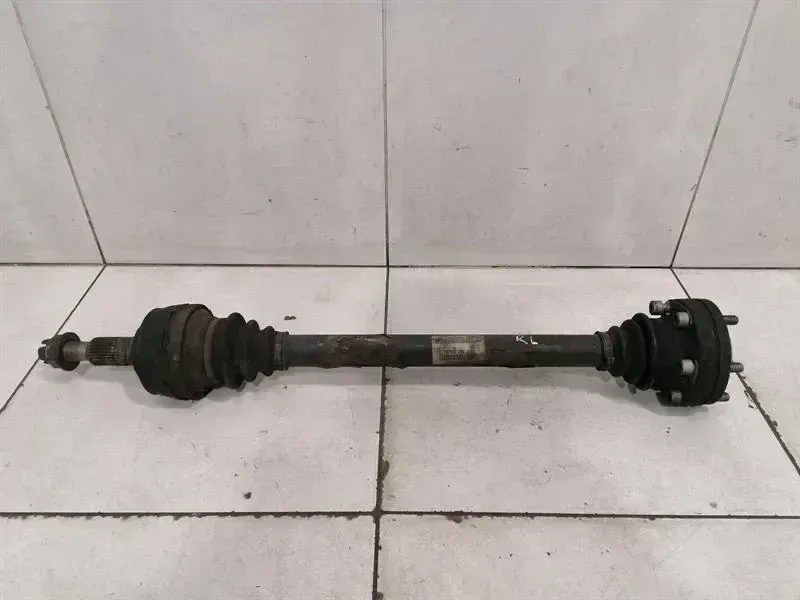Porsche 911 (996) Porsche 911 997 left rear drive shaft 99733202402 drive shaft rear left Body type: Coupe
Fuel: Petrol
