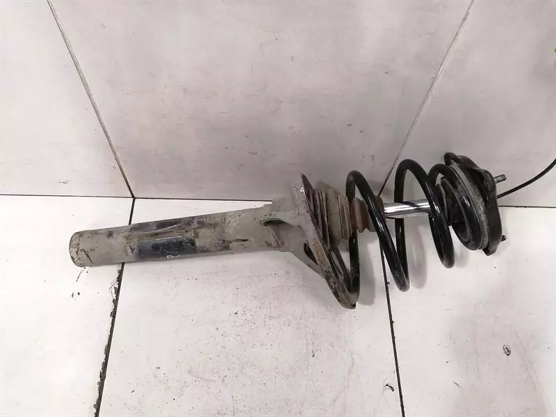 Porsche 911 (997) Porsche 911 997 shock absorber front 99734304303 shock absorber front PASM Body type: Coupe
Fuel: Petrol