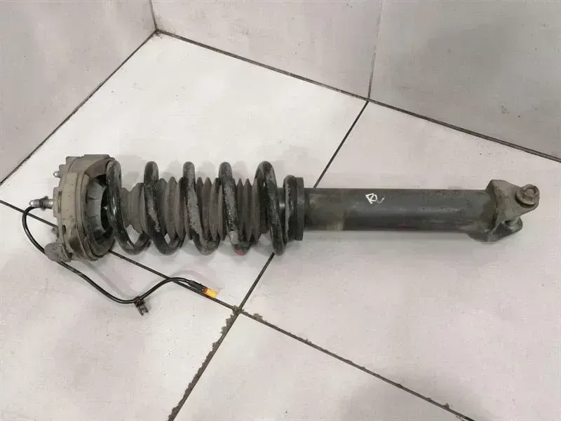 Porsche 911 (997) Porsche 911 997 shock absorber rear PASM 99733305325 shock absorber rear PASM Body type: Coupe
Fuel: Petrol