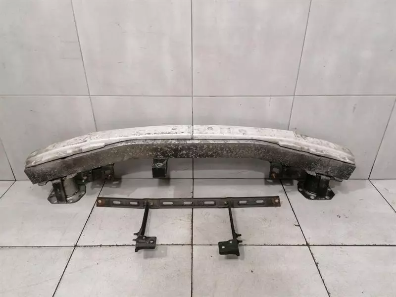 Nissan GT-R Nissan GT-R R35 Rear Bumper Beam 85030JF50A Rear Bumper Carrier Body type: Coupe
Fuel: Petrol
