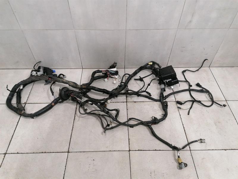 Nissan GT-R NISSAN GT-R R35 WIRING LOOM 24012JF50A FRONT WIRING HARNESS ENGINE BAY Body type: Coupe
Fuel: Petrol