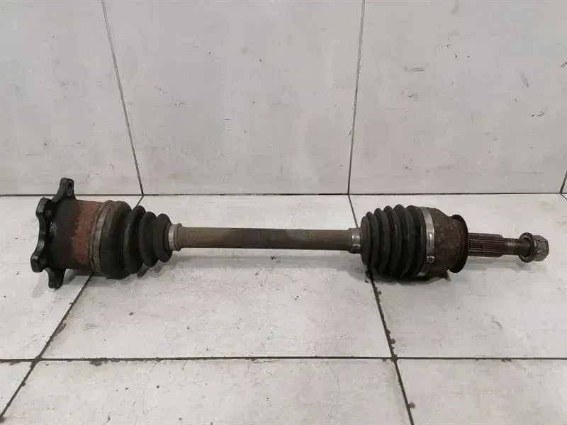 Nissan GT-R 2008-... Nissan GT-R R35 drive shaft rear right 39600JF00A rear right drive shaft