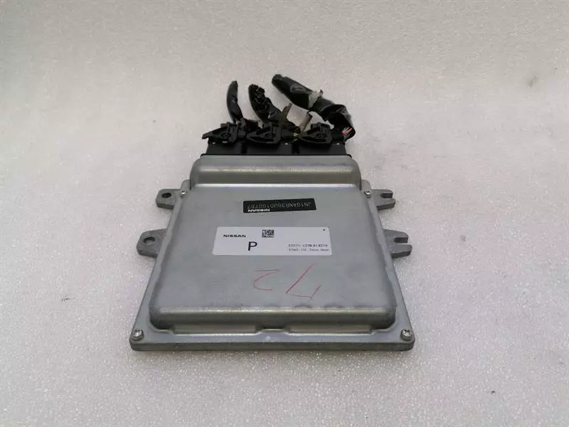 Nissan GT-R Nissan GT-R R35 Gearbox Control Module ETC71-137N Transmission Control Unit Body type: Coupe
Fuel: Petrol