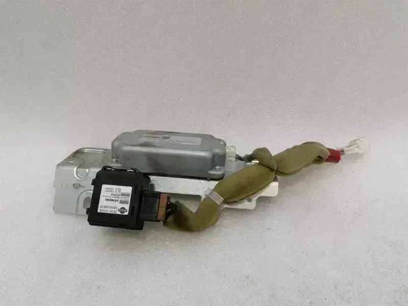 Nissan GT-R Nissan GT-R R35 Status Recorder Module 284F5JF00A Controller Body type: Coupe
Fuel: Petrol