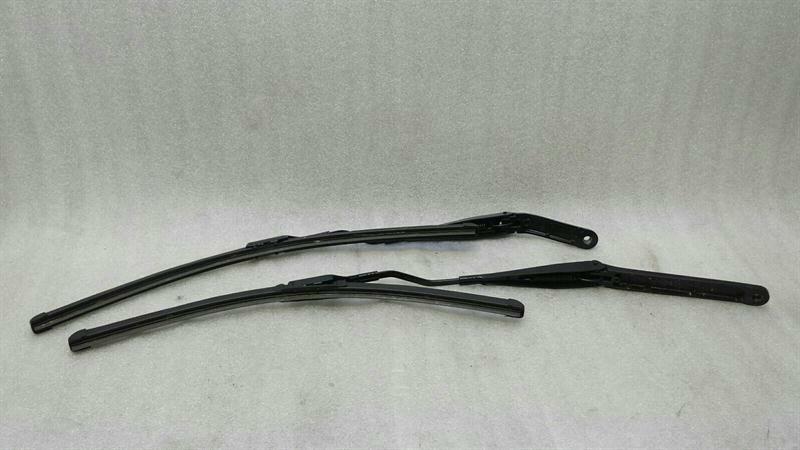 Porsche 911 (991) Porsche 911 991 RHD Wiper Arm 99162313201 Right Hand Drive Body type: Coupe
Fuel: Petrol