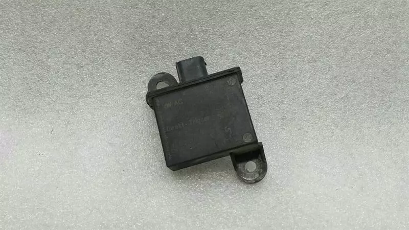 Porsche 911 (991) Porsche 911 991 Tyre Pressure Module 7PP907283 Tyre Pressure Control Unit TPM Body type: Coupe
Fuel: Petrol