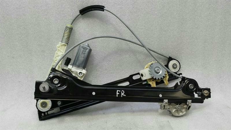 Porsche 911 (991) Porsche 911 991 Right Front Door Winder 99154207602 Window Regulator Front Right Body type: Coupe
Fuel: Petrol