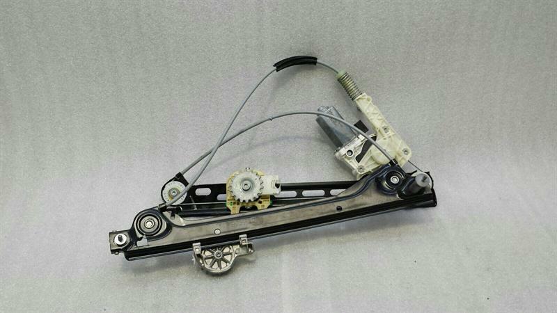 Porsche 911 (991) Porsche 911 991 Left Front Door Winder 99154207501 Window Regulator Front Left Body type: Coupe
Fuel: Petrol