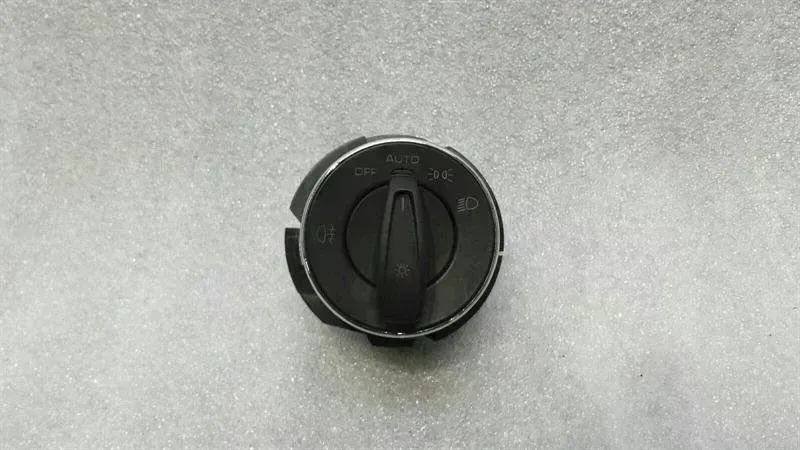 Porsche 911 (991) Porsche 911 991 headlight switch 97061353307 light switch Body type: Coupe
Fuel: Petrol