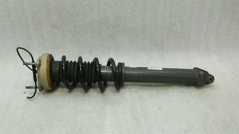 Porsche 911 (991) Porsche 911 991 S shock absorber rear 99133305715 shock absorber rear left PASM Body type: Coupe
Fuel: Petrol