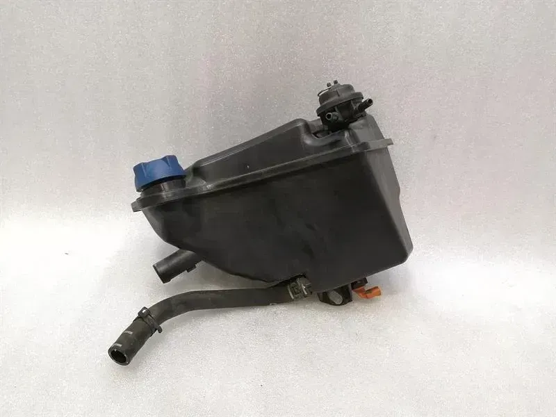 Porsche Boxster (981) Porsche Cayman 981 GT4 Expansion Tank 98110604704 Expansion Tank Coolant Body type: Coupe
Fuel: Petrol