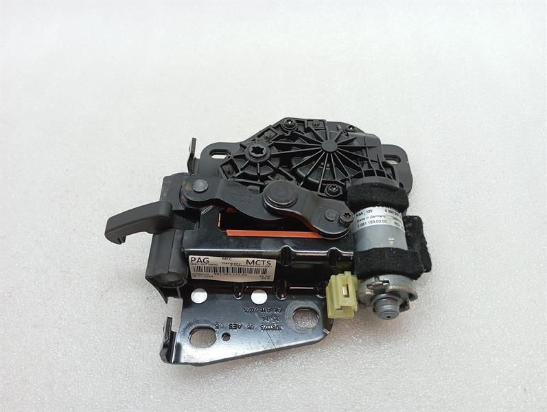 Porsche 911 (991) Porsche 911 991 Convertible Roof Catch Latch 99156111702 CONVERTIBLE TOP LOCK Body type: Convertible
Fuel: Petrol