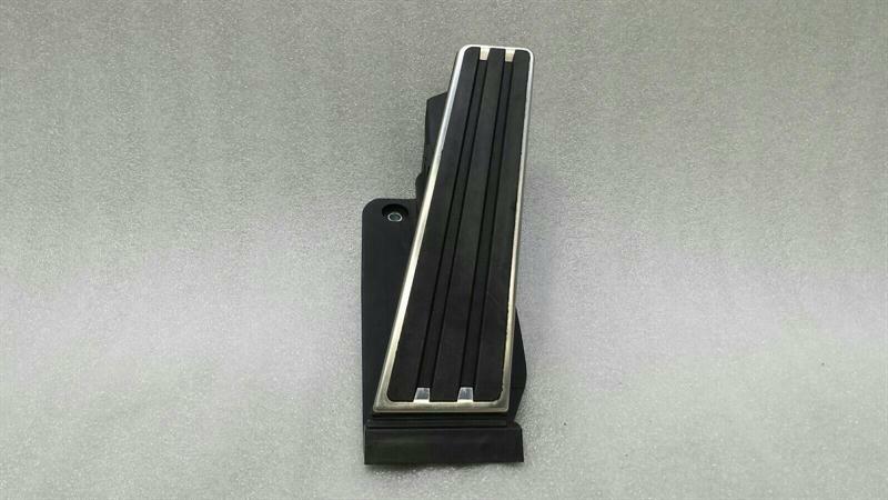 Porsche 911 (991) Porsche 911 991 Gas Pedal (Electrical) 6PV008792 Accelerator Pedal PDK Body type: Coupe
Fuel: Petrol