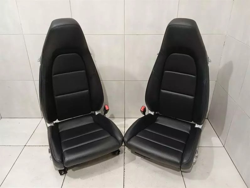 Porsche 911 (991) Porsche 911 991 seat 12 way seat 718 leather black Body type: Convertible
Fuel: Petrol