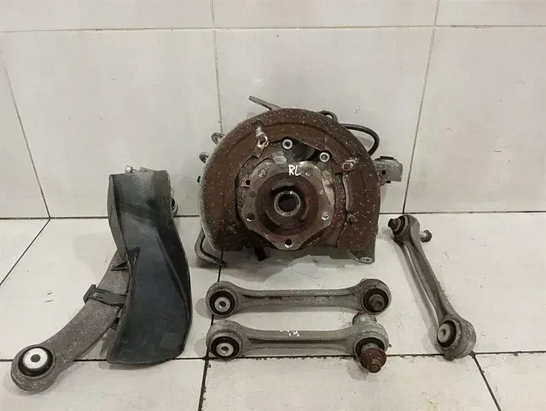 Porsche 911 (991) Porsche 911 991 Left Rear Hub Set 99133111104 Wheel Bearing Housing Rear Left Set Body type: Convertible
Fuel: Petrol