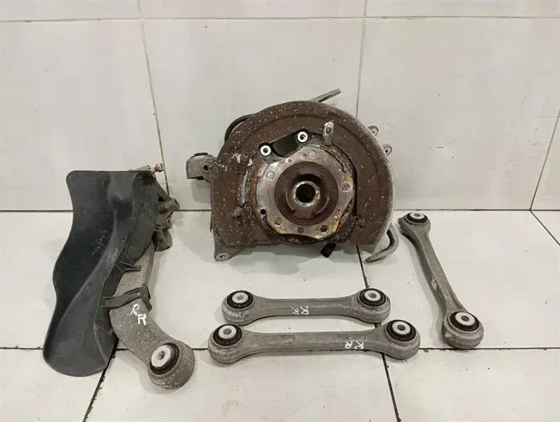 Porsche 911 (991) Porsche 911 991 Right Rear Hub Set 99133111204 Wheel Bearing Housing Rear Right Body type: Convertible
Fuel: Petrol