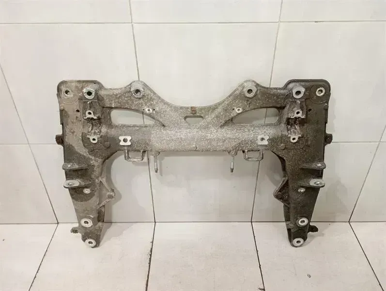 Porsche 911 (991) Porsche 911 991 Beam Subframe Front 99134108116 Front Axle Carrier Body type: Convertible
Fuel: Petrol