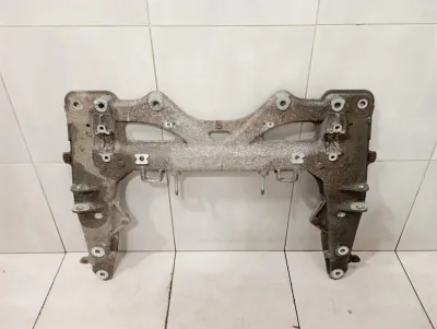 Porsche 911 991 sijas apakšrāmis priekšējais 99134108116 priekšējās ass turētājs