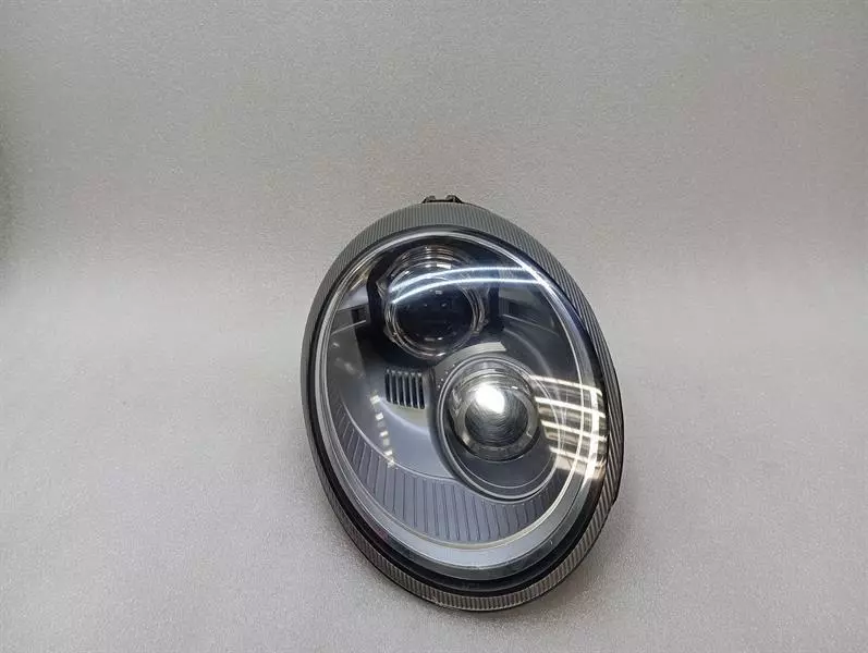 Porsche 911 (991) Porsche 911 997 Right Headlight 99763117002 Headlights Right MK2 DYNAMIC Body type: Convertible
Fuel: Petrol