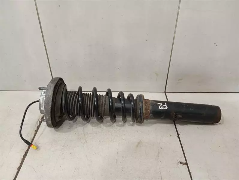 Porsche 911 (991) Porsche 911 991 shock absorber front 99134303521 shock absorber front PASM Body type: Convertible
Fuel: Petrol