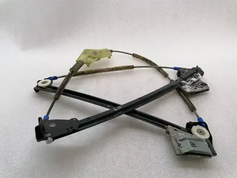 Porsche 911 (991) Porsche 911 997 Left Front Door Winder 98754207501 Window Regulator Front Left Body type: Convertible
Fuel: Petrol