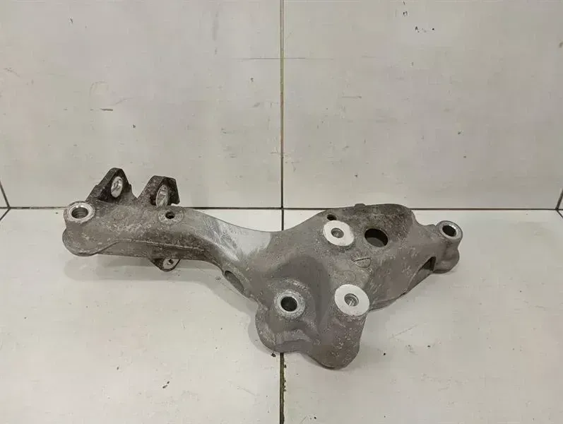 Porsche 911 (991) Porsche 911 991 subframe rear 99133115110 axle frame rear axle left left Body type: Convertible
Fuel: Petrol