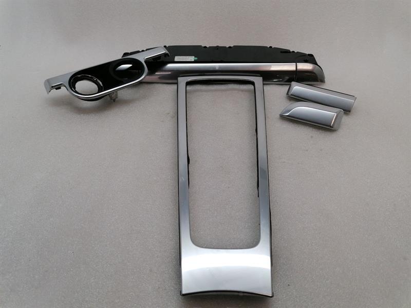 Porsche 911 (991) Porsche 911 991 aluminium cup holders set + veneer 99155219301 RHD RIGHT HANDLEBAR Body type: Coupe
Fuel: Petrol