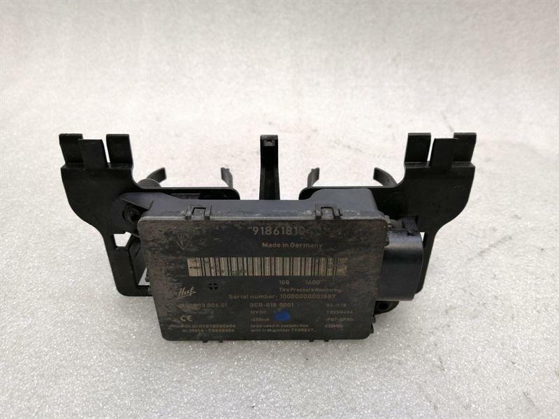 Porsche 911 (991) Porsche 911 991 tire pressure aerial/antenna 91861810401 antenna tire pressure Body type: Coupe
Fuel: Petrol