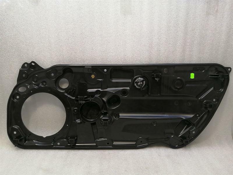 Porsche 911 (991) Porsche 911 991 right front door panel 99153722201 door panel front right Body type: Coupe
Fuel: Petrol