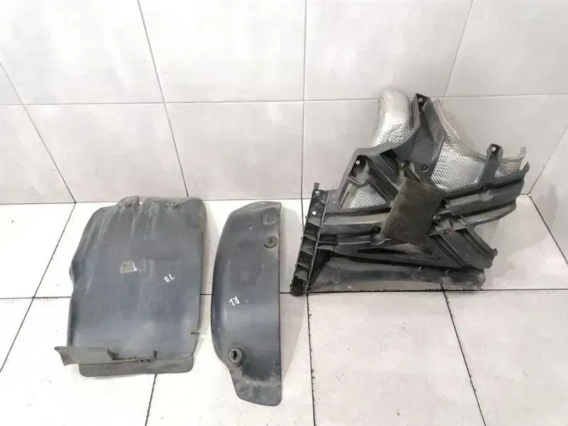 Porsche 911 (991) Porsche 911 991 Rear Left Arch Plastic Set 99150563101 WHEEL RUN COVER C4 4S Body type: Coupe
Fuel: Petrol