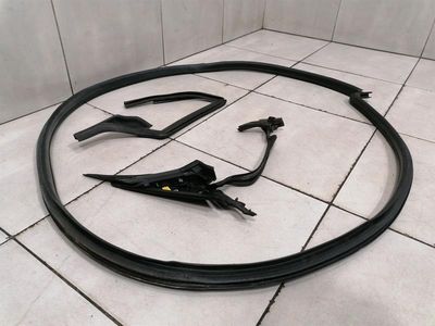 McLaren 570S Spider Uszczelka drzwi prawa 13AA365SP Uszczelki drzwi prawa