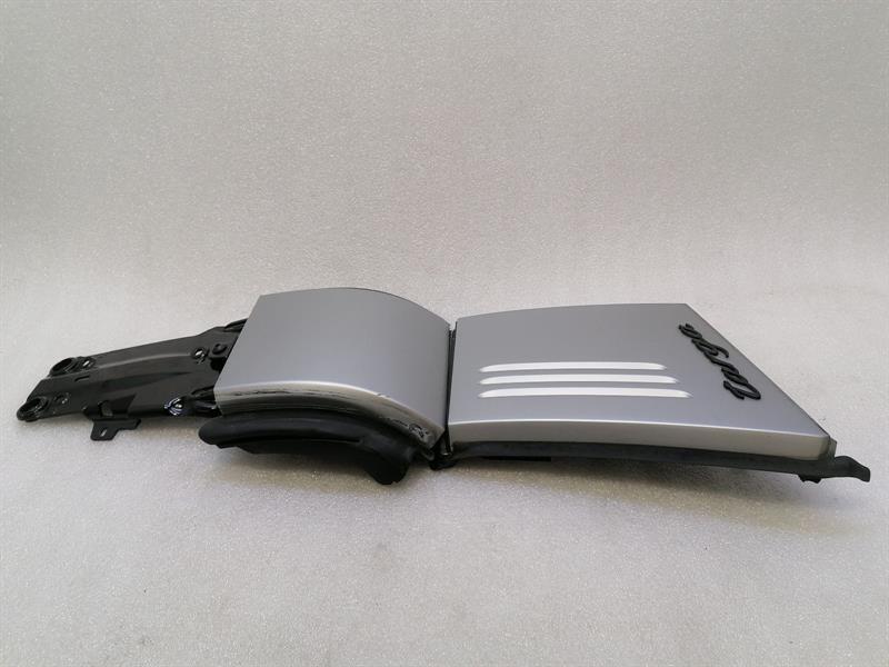 Porsche 911 (991) Porsche 911 991 Left Targa Flap 99156298300 Folding Top Targa Left Body type: Targa
Fuel: Petrol