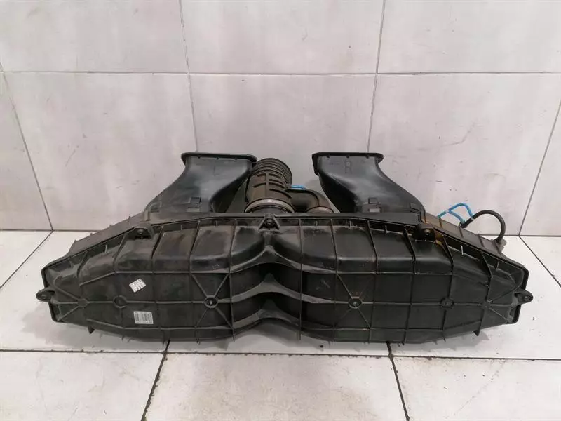 Porsche 911 (991) Porsche 911 991 Air Filter Box 99111002202 Air Filter Box Body type: Targa
Fuel: Petrol