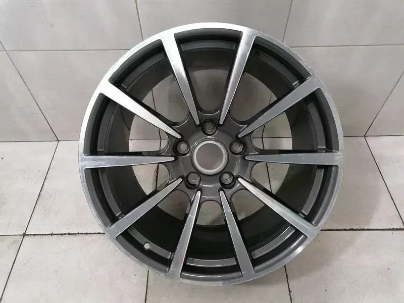Porsche 911 (991) Porsche 911 991 Alloy Wheel 9913627610 Alloy Wheel Carrera Classic II 11.5Jx20 ET56 Body type: Targa
Fuel: Petrol