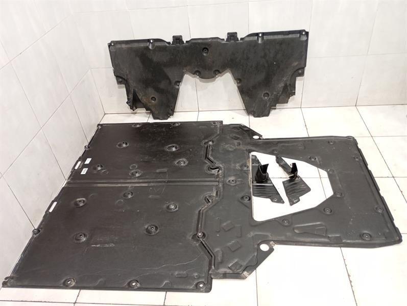 Porsche 911 (992) Porsche 911 992 Turbo Undertray Set 992825505 Underbody Trim Set Body type: Convertible
Fuel: Petrol