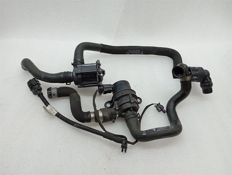 Porsche 911 (992) Porsche 911 992 additional cooling pump 06H121601P coolant pump pump Body type: Convertible
Fuel: Petrol