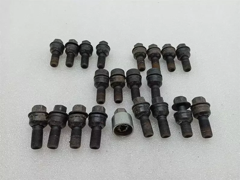 Porsche 911 992 wheel locking bolt set wheel bolt set