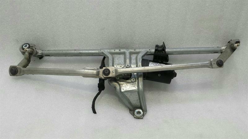Porsche 911 (997) Front Wiper Motor Porsche 911 997 Front Wiper Motor 99762803600 W...