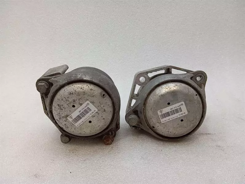 Porsche 911 (997) Porsche 911 997 Engine Mount Set 99737504908 Engine Holder Set Body type: Coupe
Fuel: Petrol