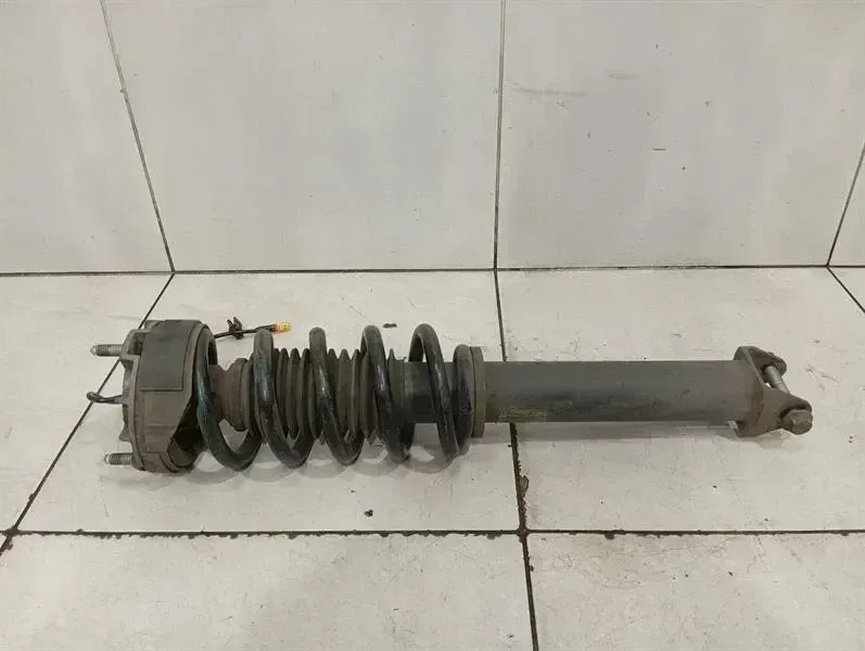 Porsche 911 (997) Porsche 911 997 Shock Absorber Rear 99733305330 Shock Absorber Rear PASM Body type: Coupe
Fuel: Petrol