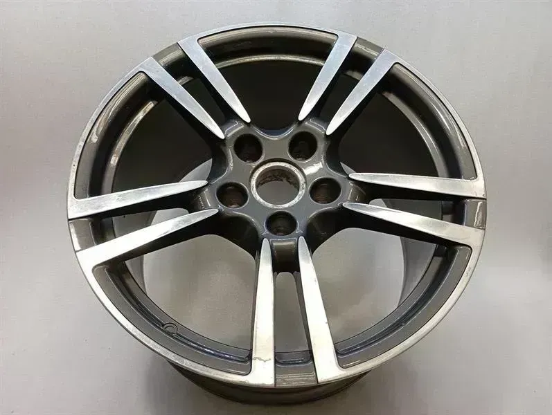 Porsche 911 (997) Porsche 911 997 Alloy Wheel 99736216302 Alloy Wheel Body type: Coupe
Fuel: Petrol