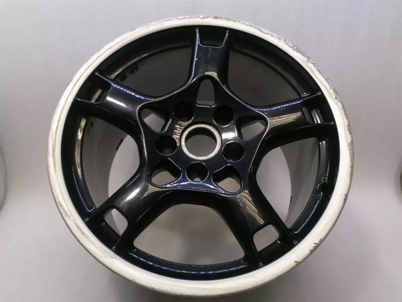 Porsche 911 (997) Porsche 911 997 Alloy Wheel 99736216200 Alloy Rim 11JX19 ET51 R19 Body type: Coupe
Fuel: Petrol