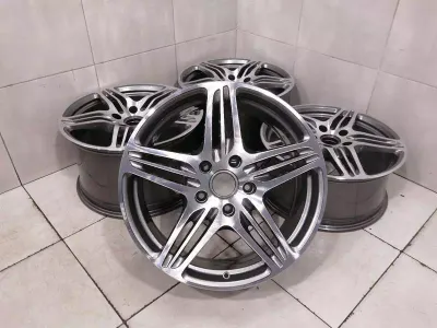 19 PORSCHE 911 997 SMIELU DITEŅI 99736215605 &quot;TURBO&quot; LIELU DIEŅU KOMPLEKTS 11J 8.5J