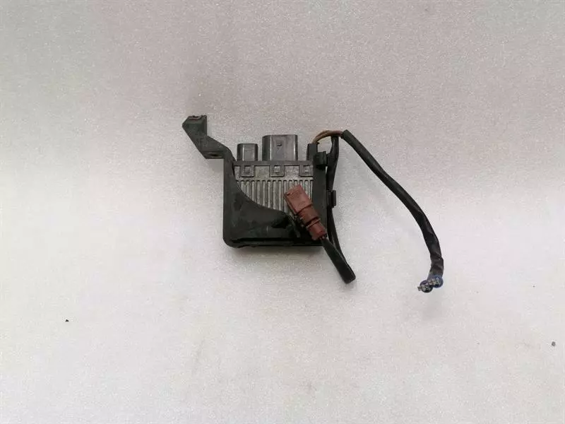 Porsche 911 (997) Porsche 911 997 Facelift Radiator Fan Relay 99761843603 Control Unit Fan Body type: Coupe
Fuel: Petrol