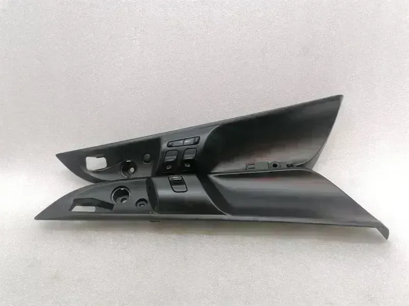 Porsche 911 (997) Porsche 911 997 Convertible Seat Switch Set 99761315405 RHD RIGHT HAND DRIVE Body type: Convertible
Fuel: Petrol