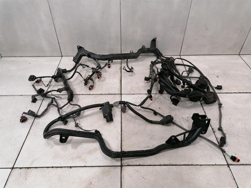 Porsche 911 (997) Porsche 911 997 Engine Wiring Loom 9A160701102 Engine Harness 3.8 MK2 09-12 Body type: Convertible
Fuel: Petrol